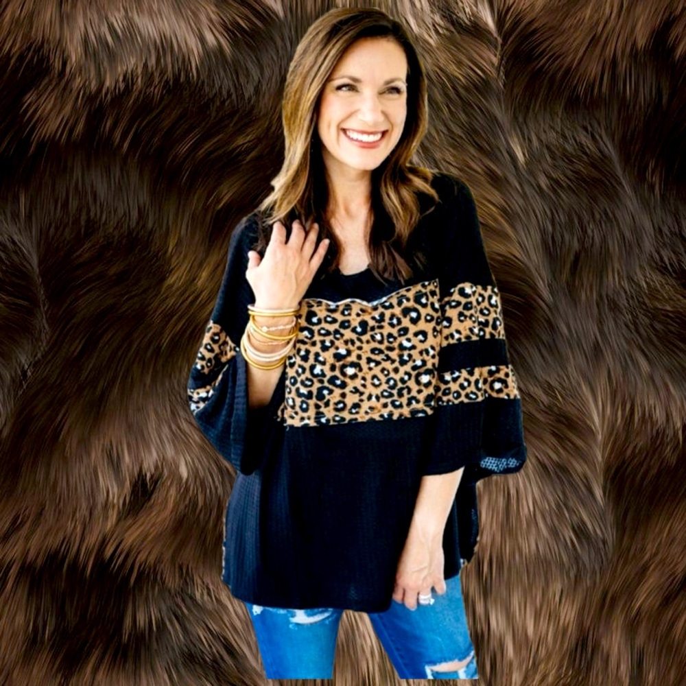 Chic Leopard Print Waffle Knit Top